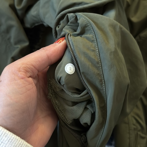 Lululemon Always Effortless Jacket Green - Picture 3 of 6